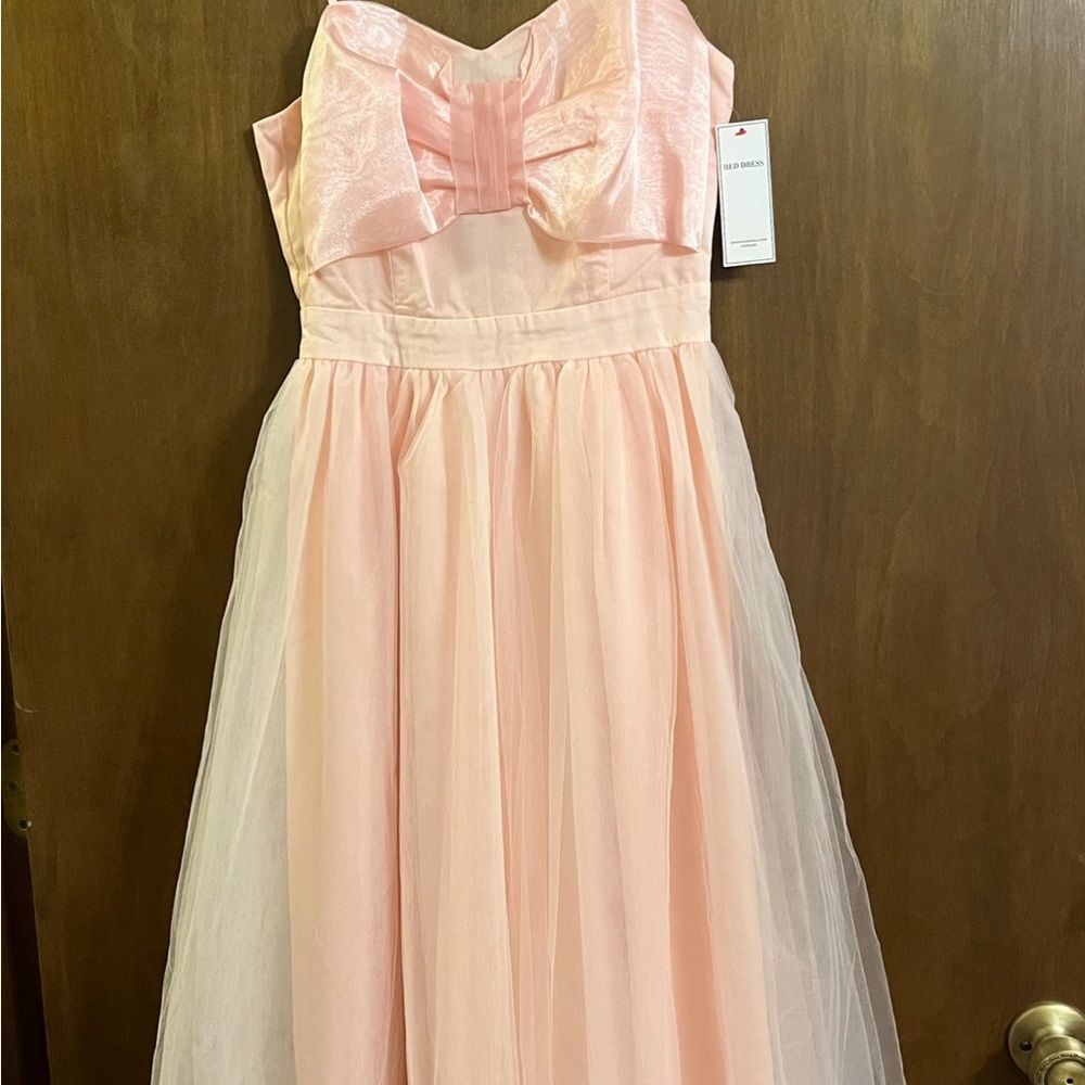 Beautiful dress- NWT- perfect for weddings/showers/events